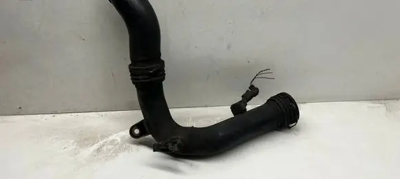 Volkswagen PASSAT B6 Intercooler hose/pipe 1K0145770D ZSB1K0145762