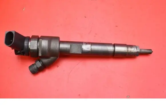 BMW 7 F01 F02 F03 F04 Fuel injector 7810702