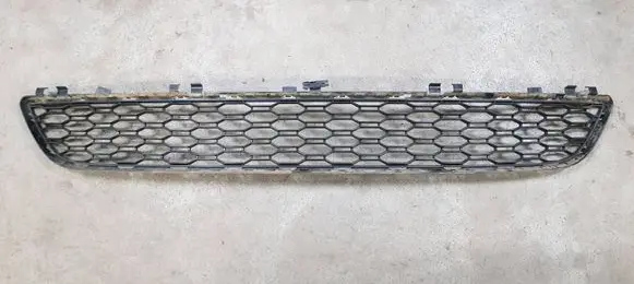 BMW 5 G30 G31 Front bumper lower grill 15067010 8064930