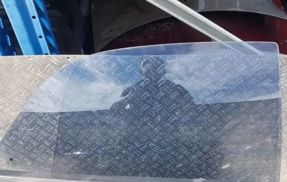 Hyundai XG Rear door window glass