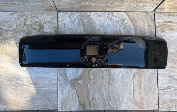 Volvo C40 Front grill 32337601