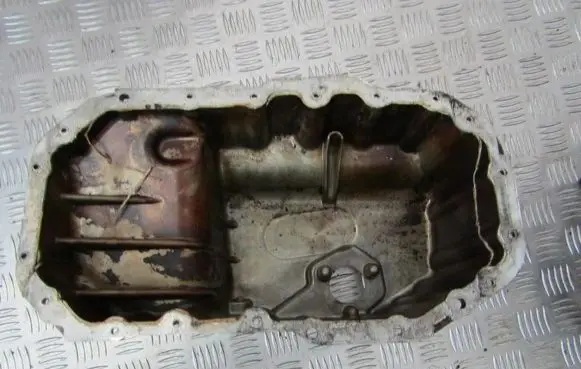Volkswagen Golf V Oil sump 03C103603J