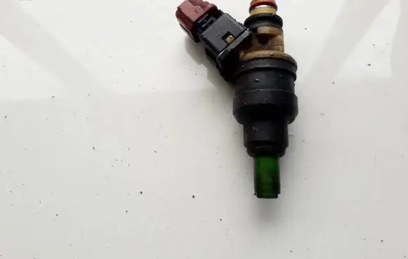 Mitsubishi Space Runner Fuel injector INP063 HDH210