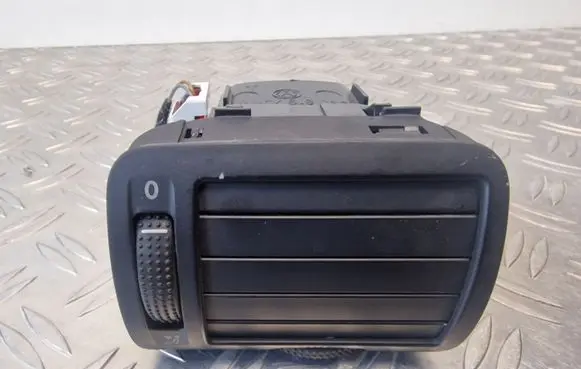 Volkswagen PASSAT B5.5 Dashboard side air vent grill/cover trim 3B0819704D