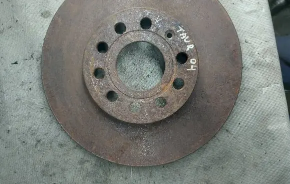 Volkswagen Touran I Front brake disc