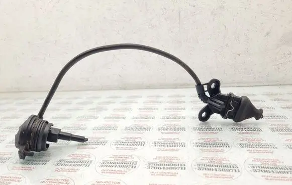 Volkswagen PASSAT B5 Reversing light switch sensor 012919823F