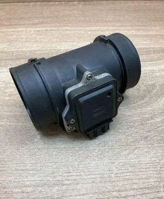 Opel Vectra B Mass air flow meter 5WK9611