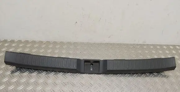 Toyota Corolla Verso AR10 Trunk/boot sill cover protection 647160F010