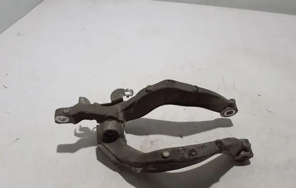 Volvo XC60 Lower shock absorber bracket 31681984