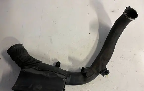 Volvo XC70 Turbo air intake inlet pipe/hose 31319049 70511563