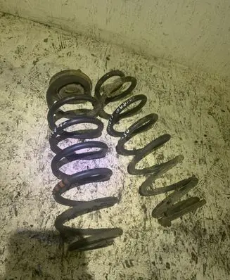 Volkswagen Touran I Rear coil spring