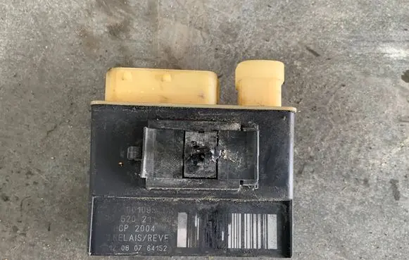 Citroen Berlingo Fan control module 9652021180
