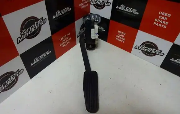 Volvo S60 Accelerator throttle pedal 30683516