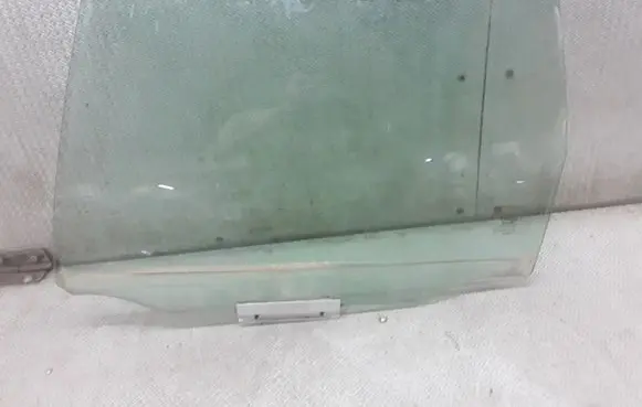 Volvo V70 Rear door window glass 43R001105