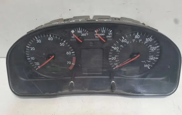 Volkswagen PASSAT B5 Speedometer (instrument cluster) 3B1919930F 110008920004