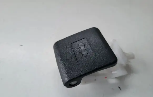 Toyota Avensis T270 Engine bonnet (hood) release handle