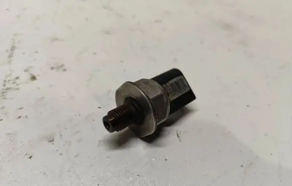 Fuel pressure sensor