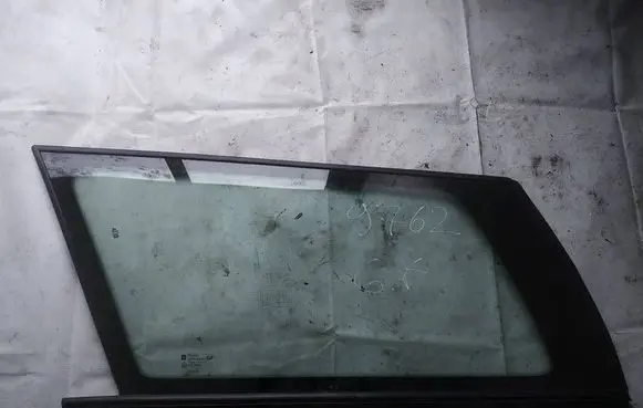Opel Vectra B Rear side window as2