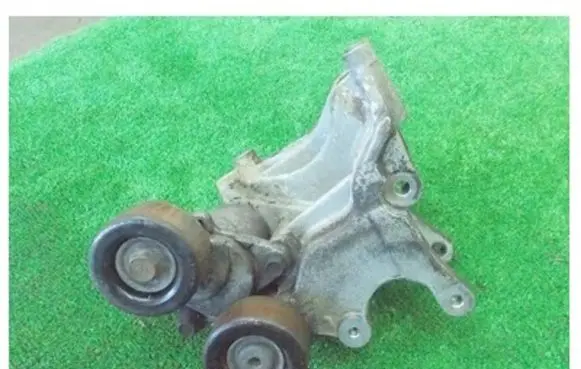 KIA Sportage Generator/alternator belt tensioner