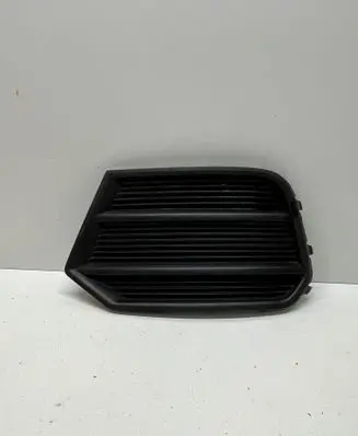 Audi Q3 8U Front bumper lower grill 8U0807681H