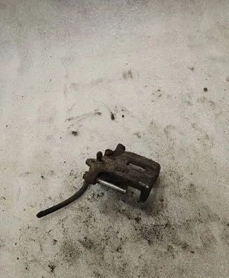 Nissan X-Trail T30 Rear brake caliper
