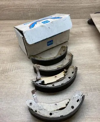 Audi 80 B1 Handbrake/parking brake pads 331698527AT