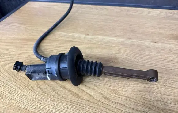Peugeot Partner Clutch master cylinder KG150106417