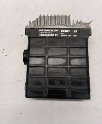 Mercedes-Benz E W124 Engine control unit/module 0280800220 0065450032 9065450032