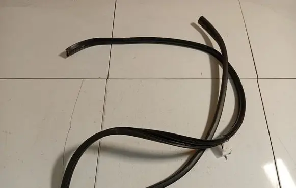 Hyundai i30 Rubber seal front coupe door 