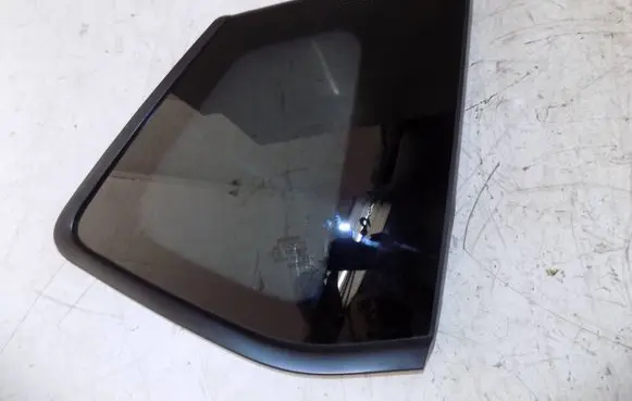 Nissan X-Trail T33 Rear side window