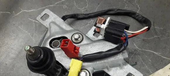 Peugeot 106 Wiper motor 53004502