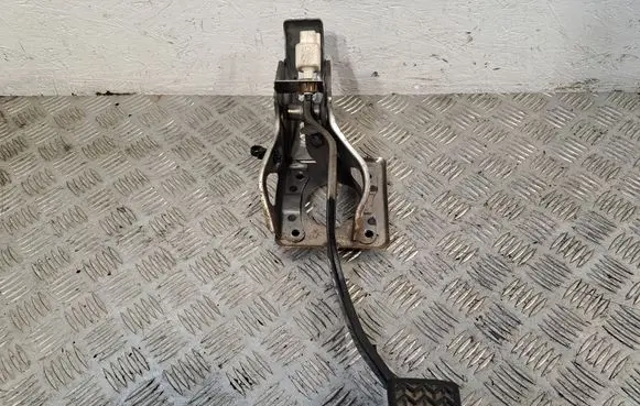 Toyota Avensis T250 Brake pedal 5510605080