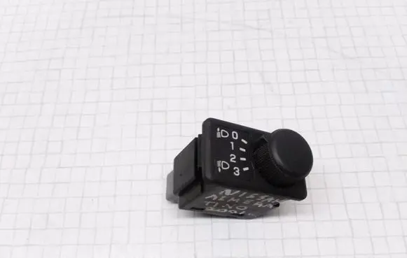 Nissan Almera Tino Headlight level height control switch 36997B