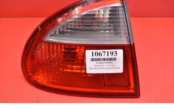 Seat Leon (1M) Rear/tail lights 1M6945095A