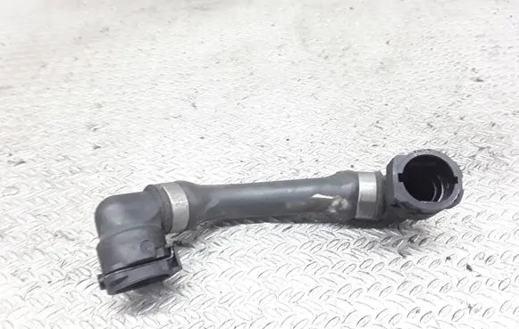 BMW 5 E39 Engine coolant pipe/hose