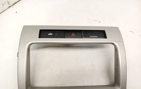 Toyota Corolla Verso AR10 Radio/GPS head unit trim 53734A0