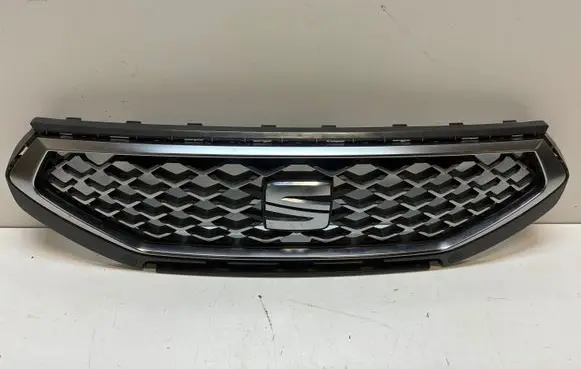 Seat Tarraco Front bumper upper radiator grill 5FJ853654B