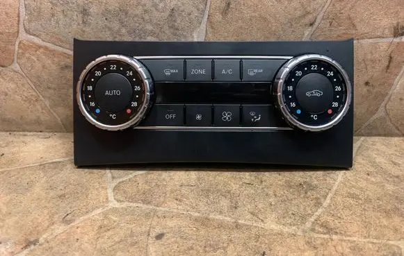 Mercedes-Benz C W204 Interior fan control switch A2049003803