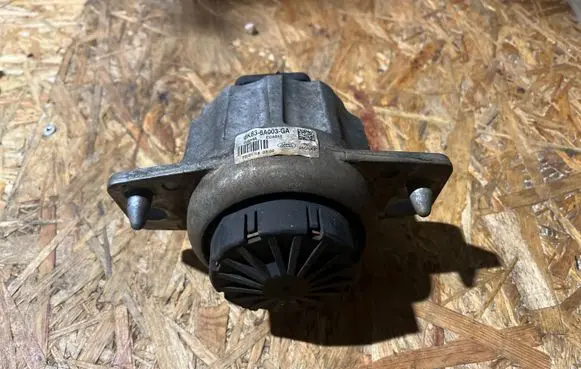 Land Rover Range Rover Velar Engine mount bracket JK836A003GA