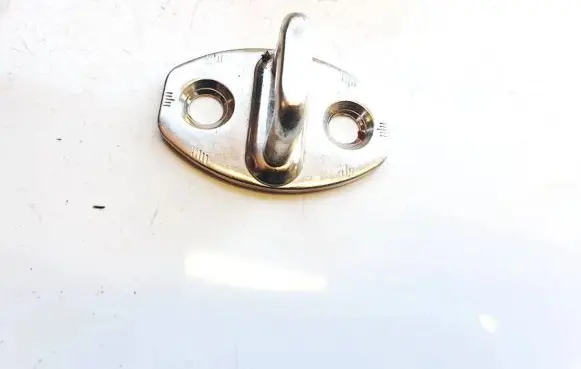Volkswagen PASSAT B5 Rear door lock loop/hook striker 3b0837033d