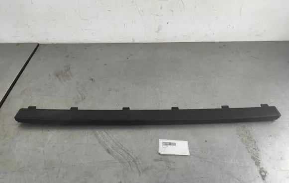 Volvo XC90 Front bumper splitter molding 31383799