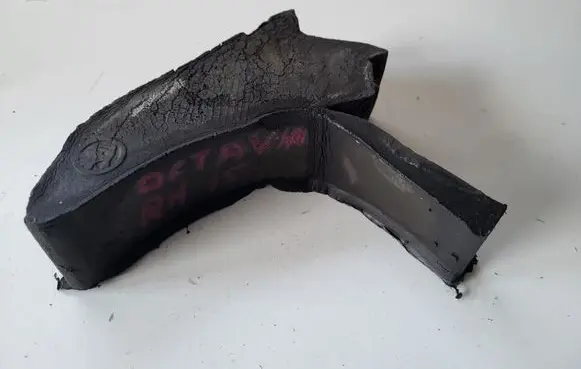 Skoda Octavia Mk3 (5E) Fender foam support/seal 