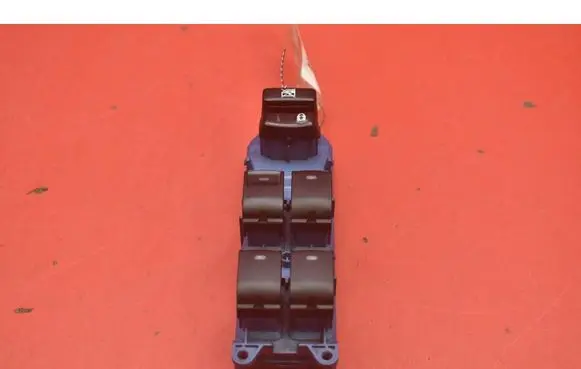 Toyota Avensis Verso Electric window control switch 84040-05020