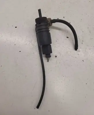 Volkswagen Golf V Windscreen/windshield washer pump