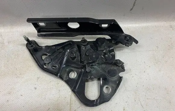 Audi Q7 4M Engine bonnet/hood hinges 4M0823302B