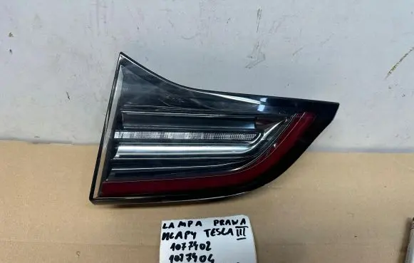 Tesla Model 3 Tailgate rear/tail lights 02R1Y00AR