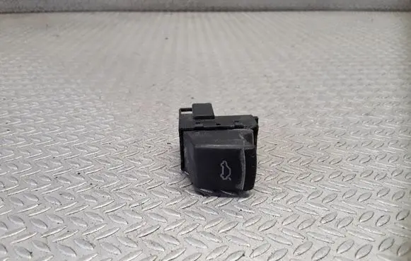 Skoda Superb B5 (3U) Tailgate opening switch 3U0959831