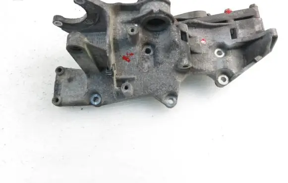 Volkswagen PASSAT B5.5 Generator/alternator bracket 06B903143K