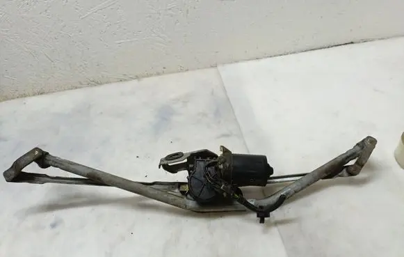 Volkswagen Transporter - Caravelle T4 Front wiper linkage and motor 701955113B