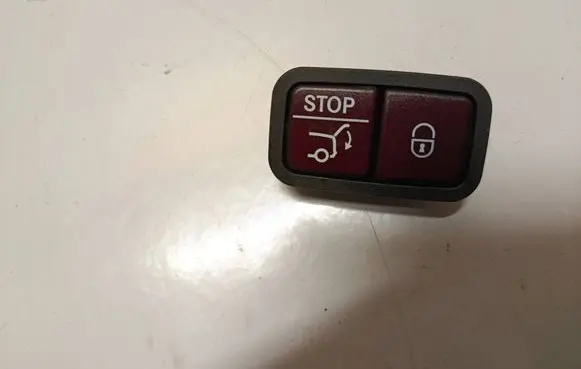 Mercedes-Benz E W212 Tailgate/boot open switch button A2128210551